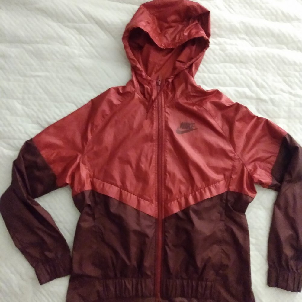 Nike wind breaker